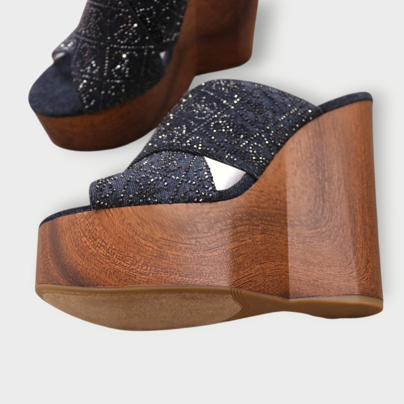 NWT Wedge Sparkle Metallic Cross Strap Sandals Summer Heels Wedges By Guess - Picture 3 of 11